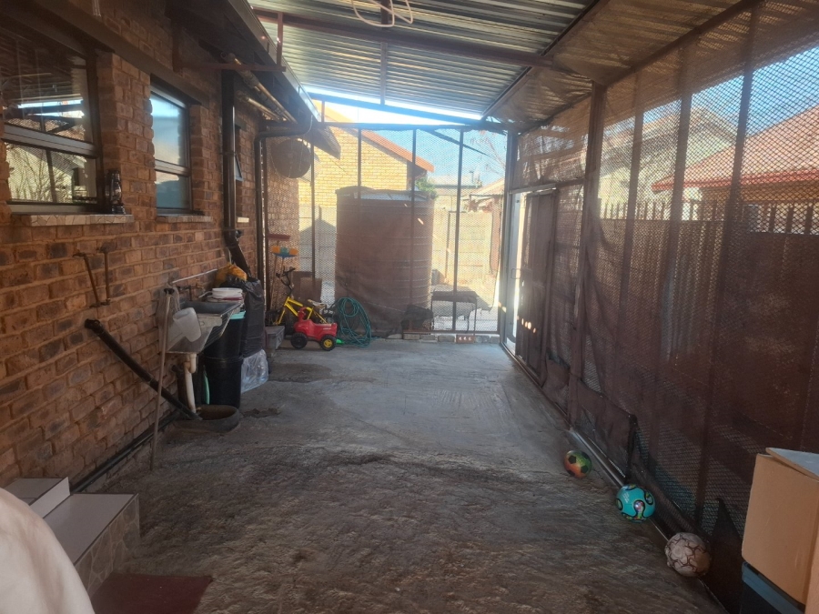 3 Bedroom Property for Sale in Maokeng Free State